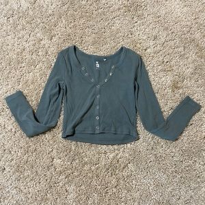 ducts tight cropped long sleeve. super comfortable